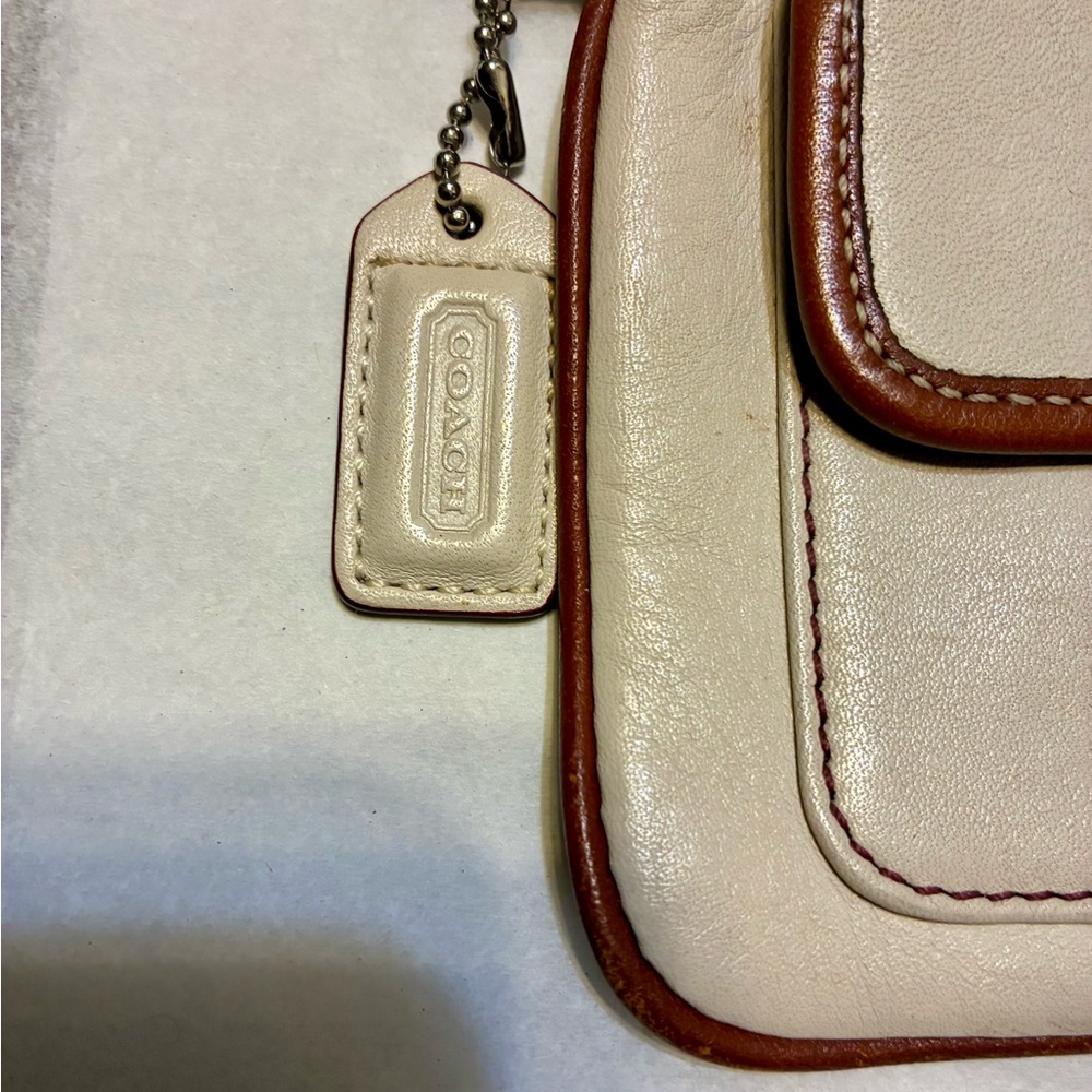 Vintage Coach Hampton Large Wristlet - Picture 3 of 8